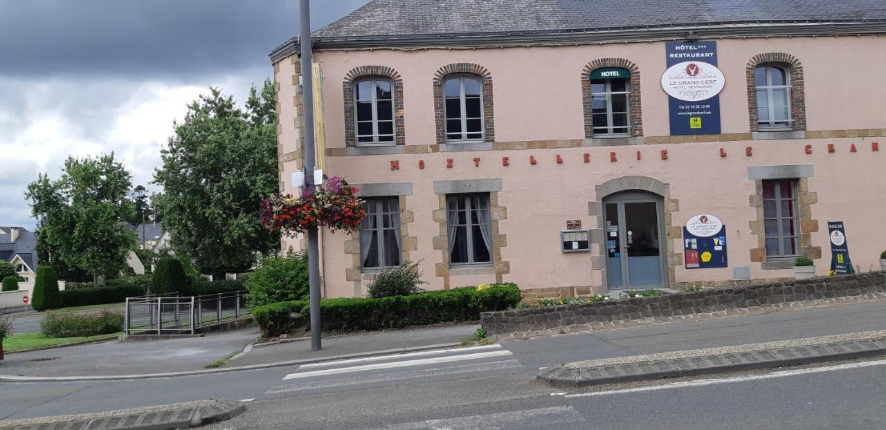 Logis Hotel Le Grand Cerf Ernee Exterior photo