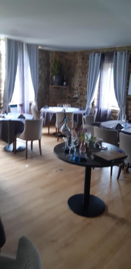 Logis Hotel Le Grand Cerf Ernee Exterior photo